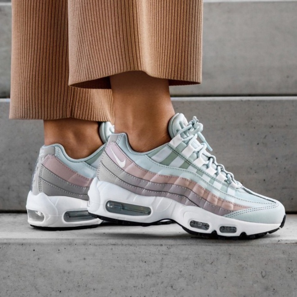 Nike Women’s Air Max 95 in ‘Moon Particle’ Light Silver White
